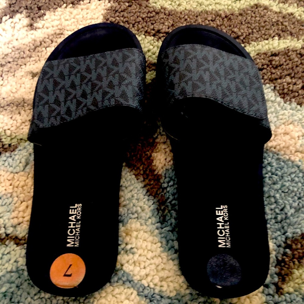 Michael Kor’s women’s size 7 sandals